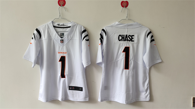 Women's Cincinnati Bengals #1 Ja'Marr Chase White Vapor Stitched Football Jersey(Run Small) Women's Cincinnati Bengals #1 Ja'Marr Chase White Vapor Stitched Football Jersey(Run Small)