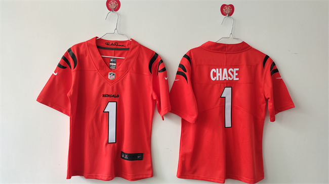 Women's Cincinnati Bengals #1 Ja'Marr Chase Orange Vapor Stitched Football Jersey(Run Small) Women's Cincinnati Bengals #1 Ja'Marr Chase Orange Vapor Stitched Football Jersey(Run Small)